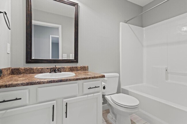 Building Photo - Available Dec 5!