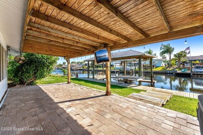 Building Photo - 445 Diana Blvd