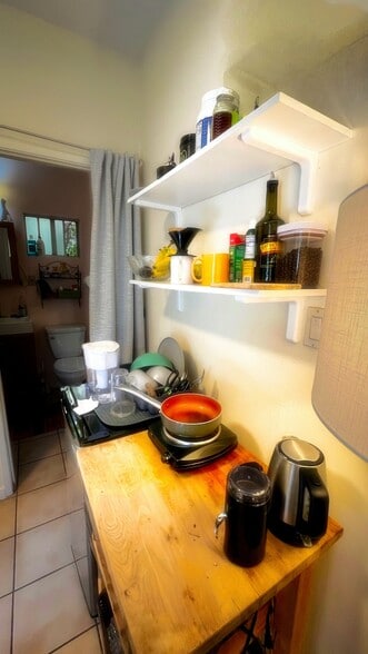 Building Photo - 1837 N Berendo St