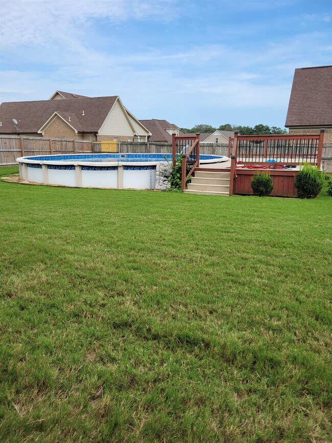 Building Photo - 37 Christmas Dr