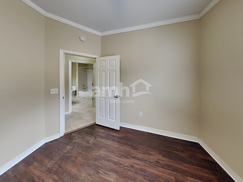 Building Photo - 6223 Blackberry Ln