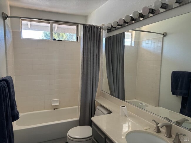 Building Photo - 9587 Wellington Cir