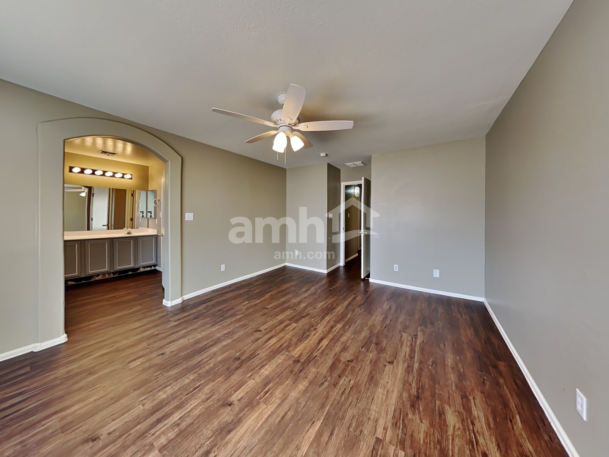 Building Photo - 13177 W Mauna Loa Ln