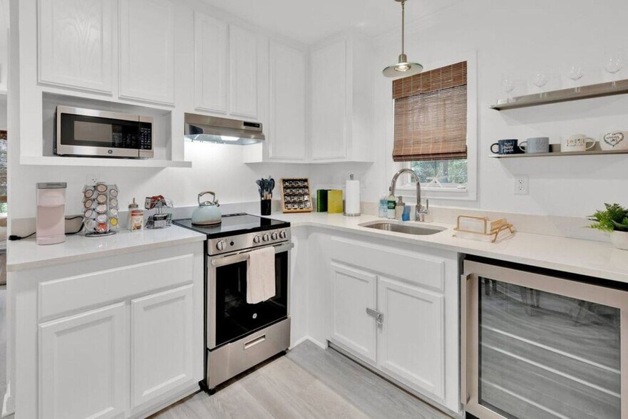 Building Photo - 1414 County Hwy 283 S