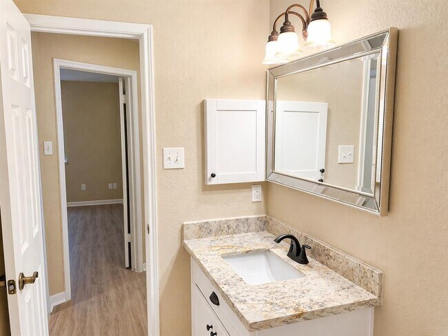 Building Photo - 2007 Crystal Shore Dr