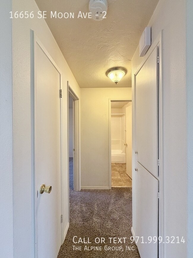 Building Photo - 16656 SE Moon Ave