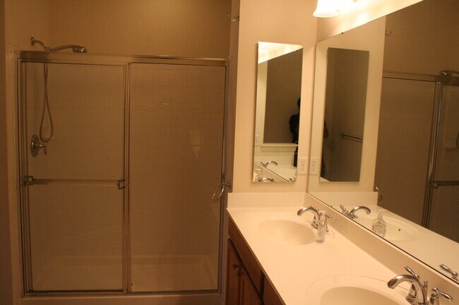 Building Photo - 4945 Decker Way