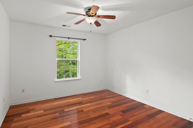 Building Photo - 144 Midland Rd