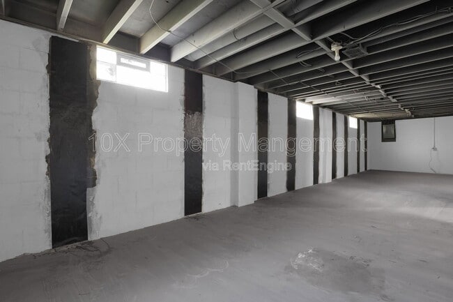 Building Photo - 711 S Chesterfield Rd