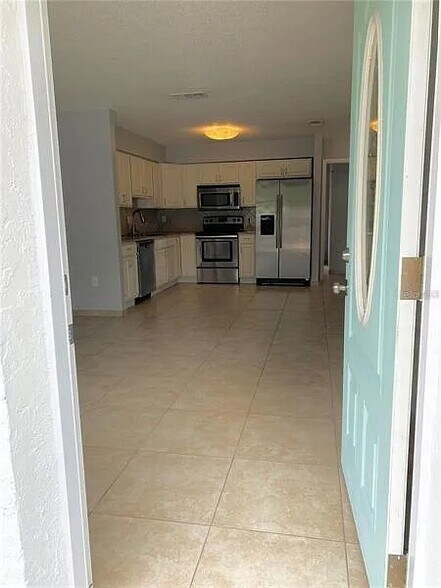 Building Photo - 2720 S Sunrise Ct
