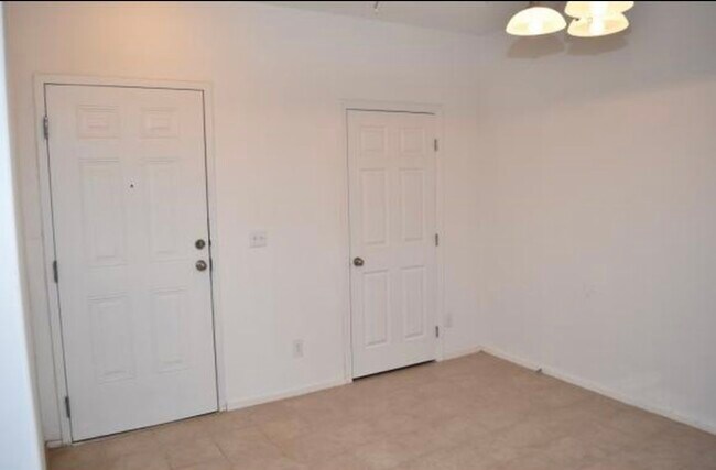 Building Photo - 3550 Bay Sands Dr