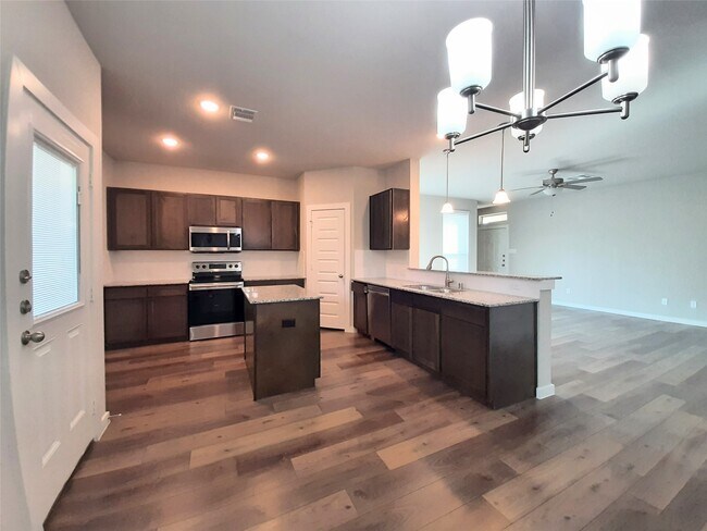 Building Photo - 25160 Pacific Wren Dr