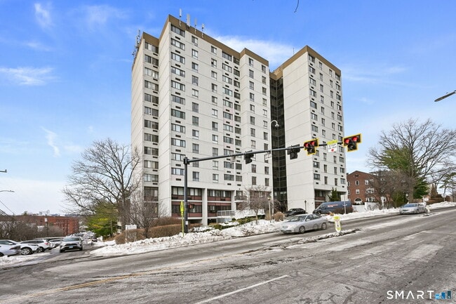 Building Photo - 60 Strawberry Hill Ave