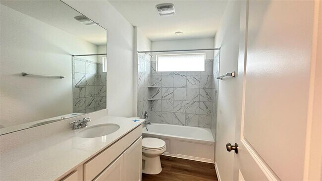 Building Photo - 310 Jeffers