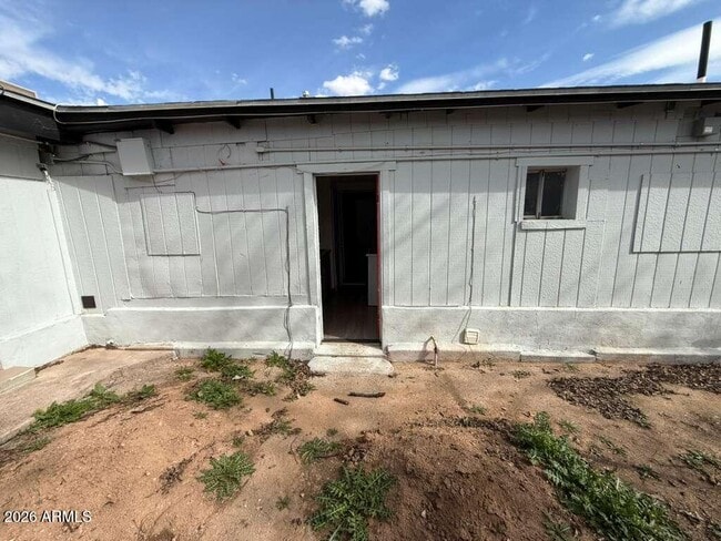 Building Photo - 396 E Ave