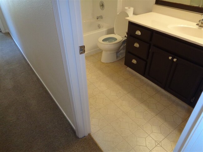 Building Photo - 1442 Zephyr Dr