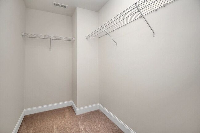 Building Photo - Stunning 3BD/2.5BA Townhome Minutes from Historic Belmont!