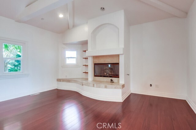 Building Photo - 512 N Juanita Ave
