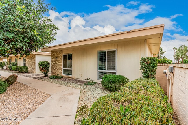 Building Photo - 16635 N 103rd Ave