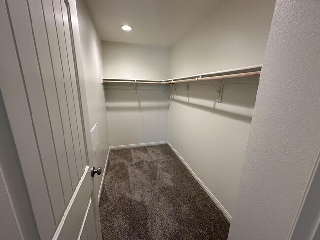 Building Photo - 2262 W Mill St