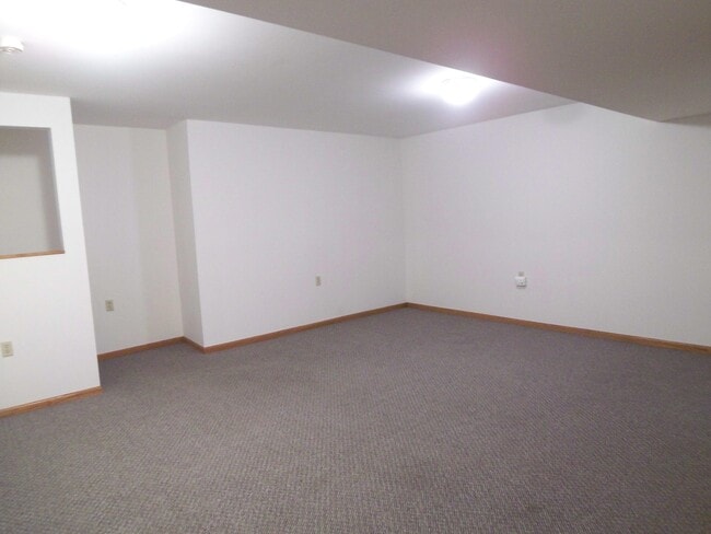 Building Photo - 6067 Cottontail Trail