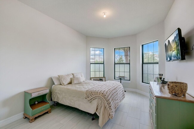 Building Photo - 9234 Balsamo Dr.