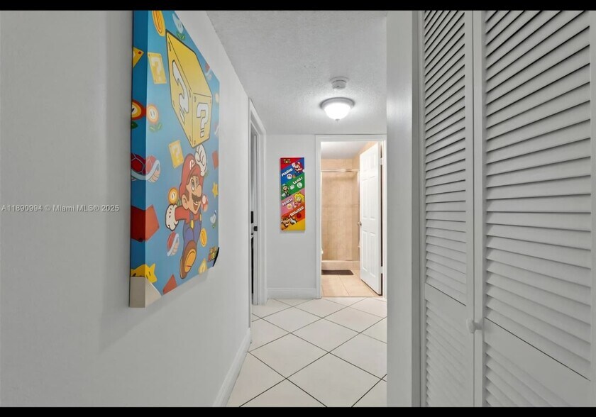 Building Photo - 1800 W 54th St
