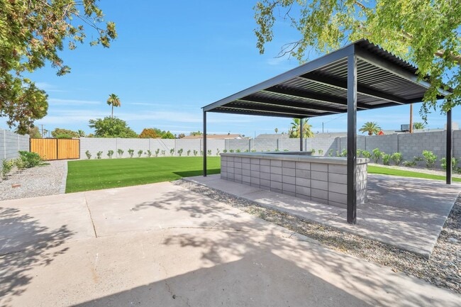 Building Photo - Amazing house on huge lot near ASU