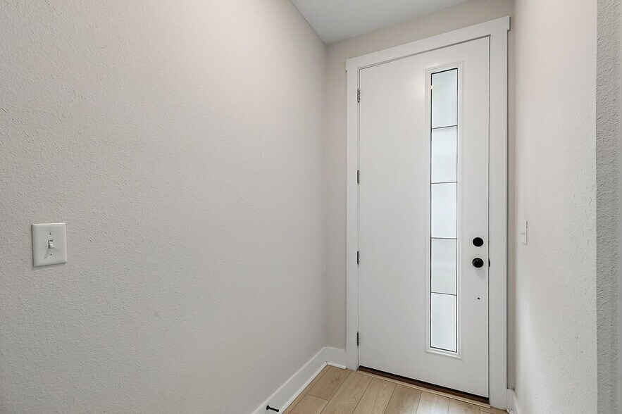 Building Photo - 11113 Quasar Ct