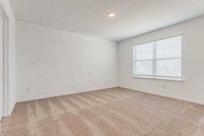 Building Photo - 1501 Ross Ave