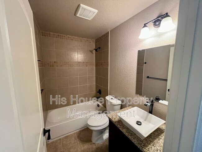 Building Photo - 4500 Tuscany St