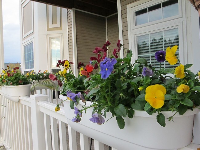 Building Photo - 503 Sunset View Ter SE