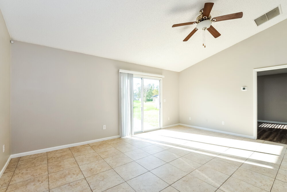 Building Photo - 1371 Summerbrook Dr