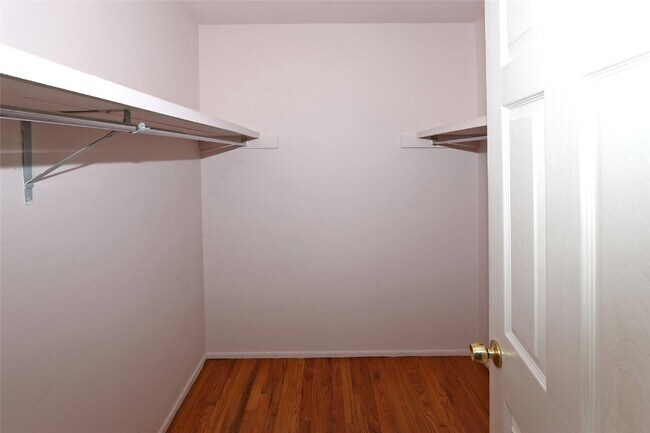 Building Photo - 12901 Fernway Ln