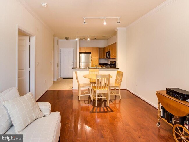 Primary Photo - 12941 Centre Park Cir