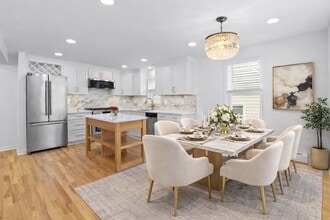 Building Photo - 116 Mary St