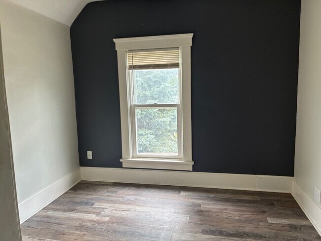 Building Photo - 118 Floral Ct