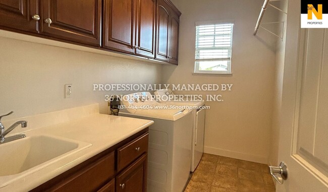 Building Photo - House for Rent in Spreckels