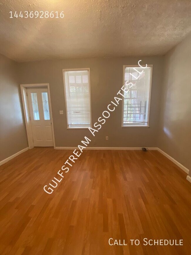 Building Photo - 2704 Presbury St