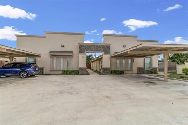 Primary Photo - 700 E Myrtle Beach Ave