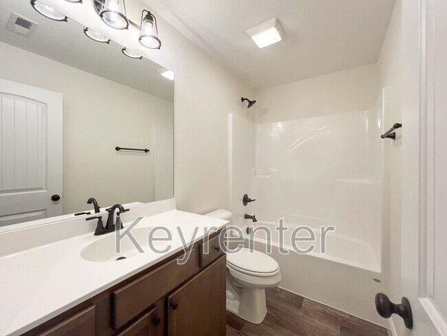 Building Photo - 6025 Memory Hill Ln