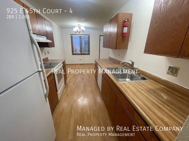 Building Photo - 925 E 45th Ct