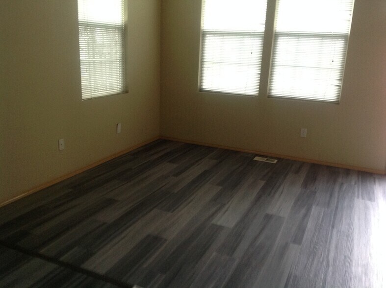 Building Photo - 14362 NE 189th Ct