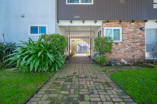 Building Photo - 12012 Washington Pl