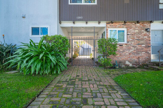 Building Photo - 12012 Washington Pl