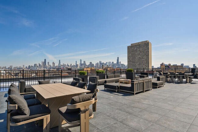 Building Photo - 1257 N Ashland Ave