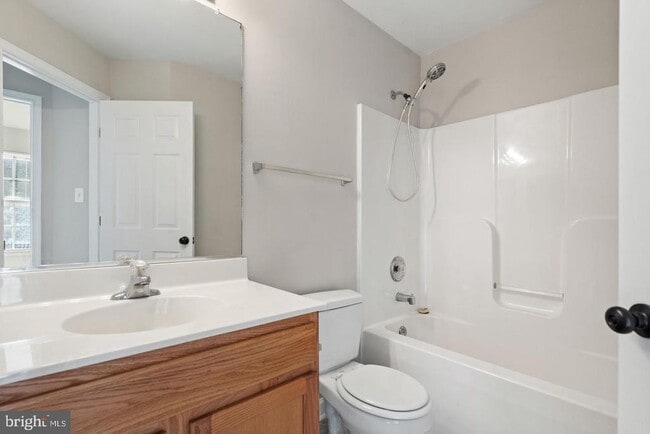 Building Photo - 853 Gallows Ct