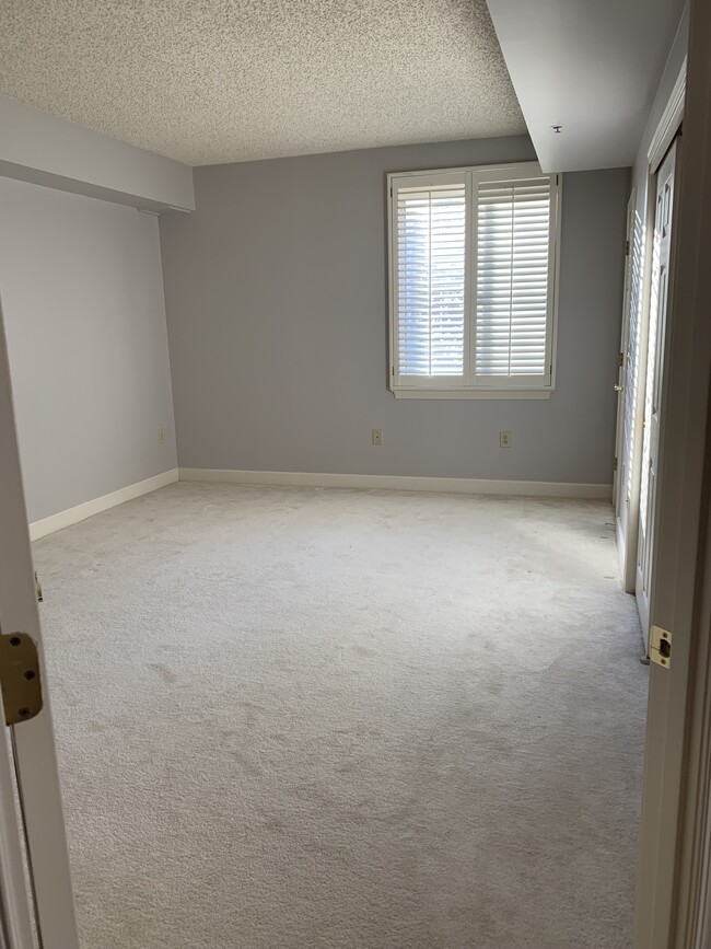 Master bedroom from master bath - 1276 N Wayne St