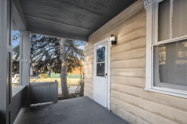 Building Photo - 122-124 Auriles St