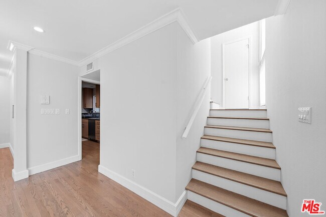 Building Photo - 1342 Stanford St